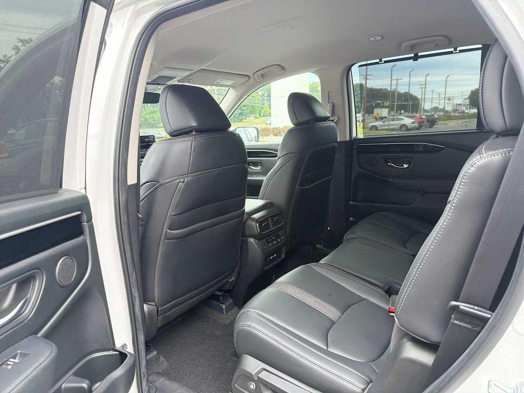 used 2023 Honda Pilot car, priced at $34,989