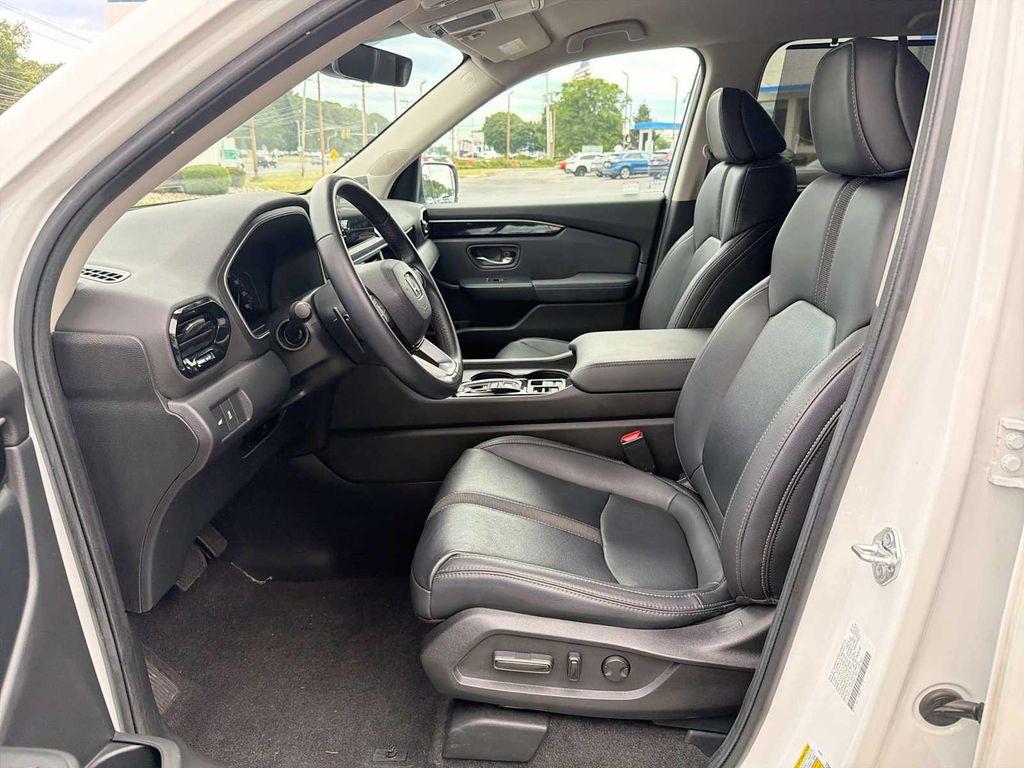 used 2023 Honda Pilot car, priced at $34,989