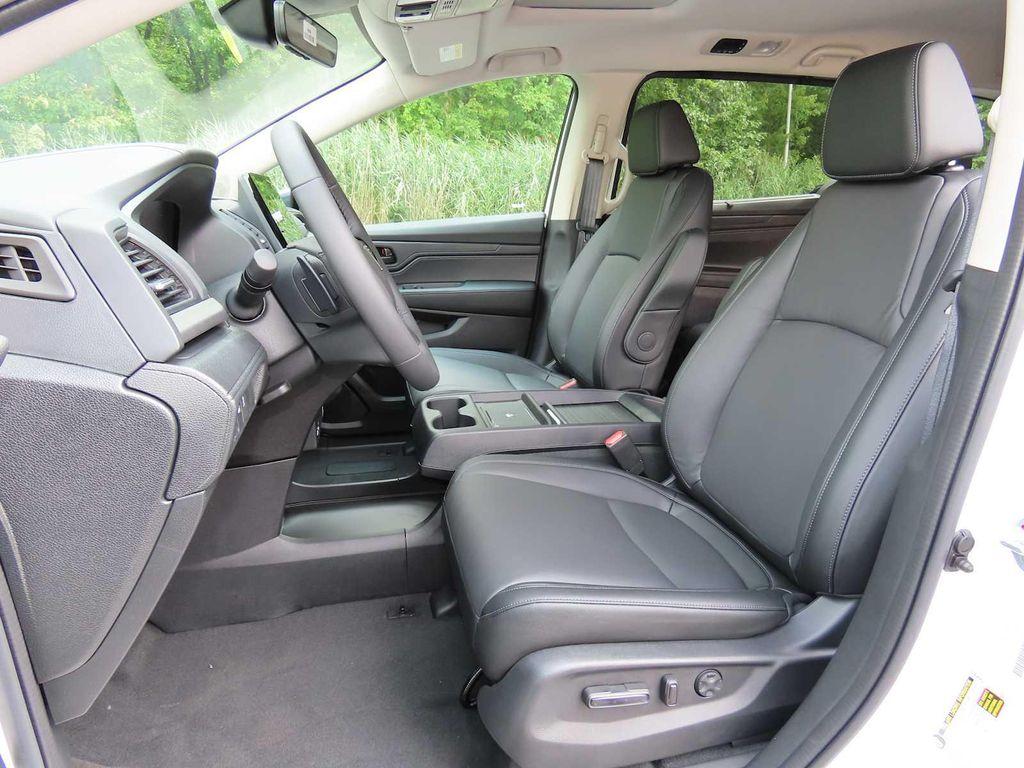 new 2026 Honda Odyssey car, priced at $45,452