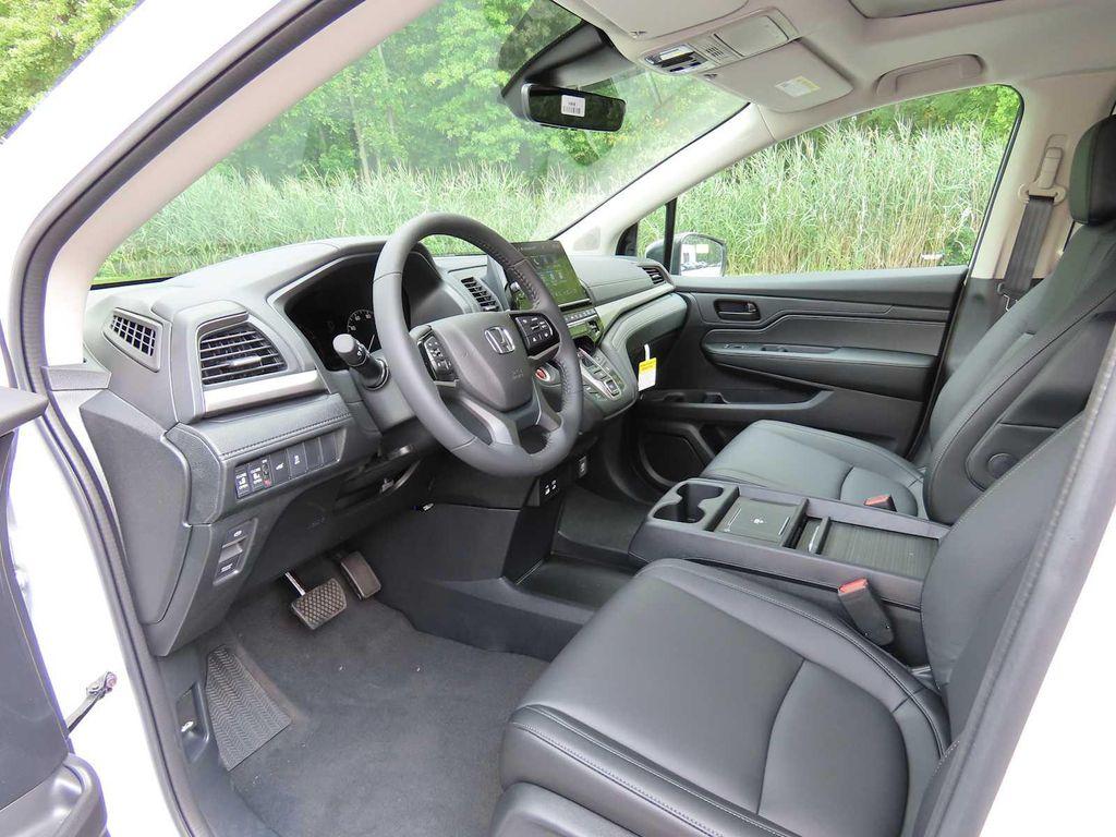 new 2026 Honda Odyssey car, priced at $45,452