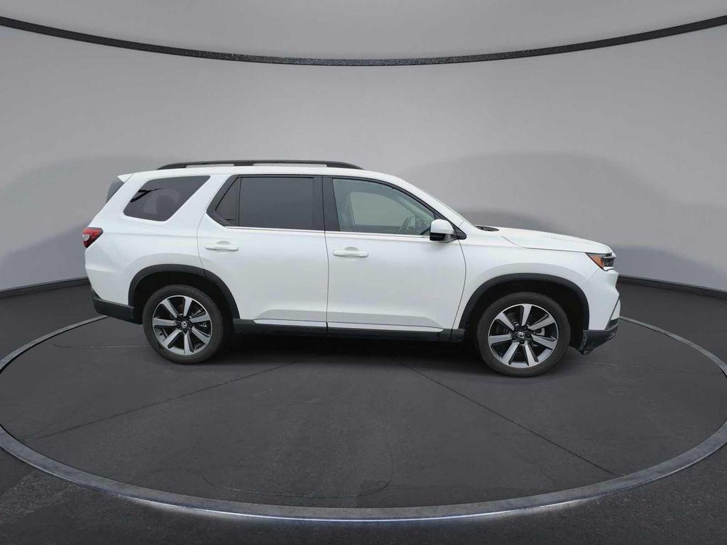 used 2025 Honda Pilot car, priced at $46,990