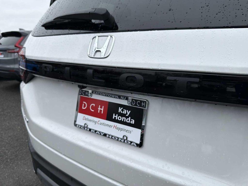 used 2025 Honda Pilot car, priced at $46,990