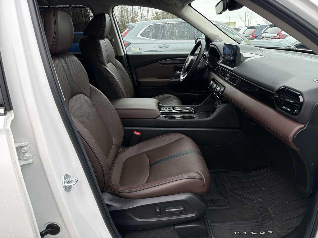 used 2025 Honda Pilot car, priced at $46,990