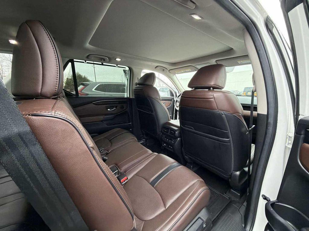 used 2025 Honda Pilot car, priced at $46,990