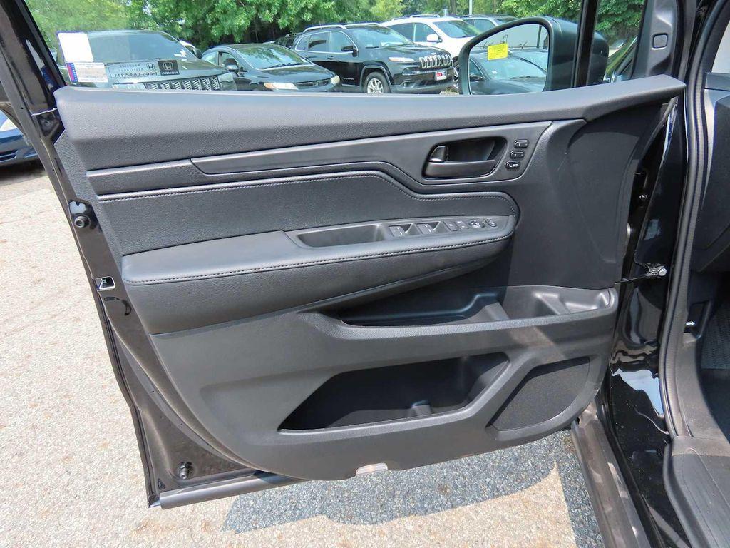 new 2026 Honda Odyssey car, priced at $42,999