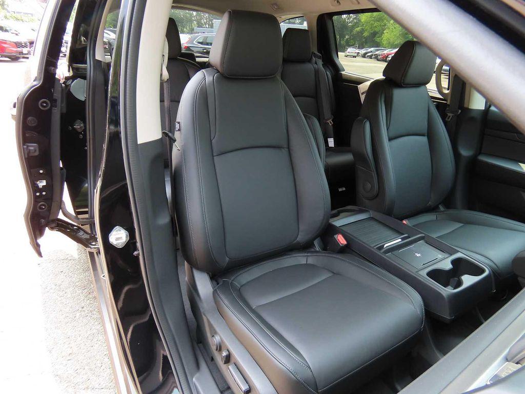 new 2026 Honda Odyssey car, priced at $42,999