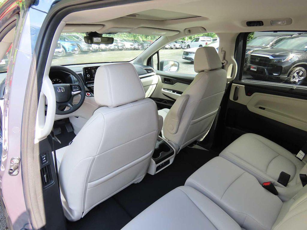 new 2026 Honda Odyssey car, priced at $45,884