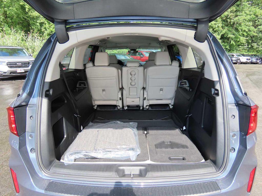 new 2026 Honda Odyssey car, priced at $45,884