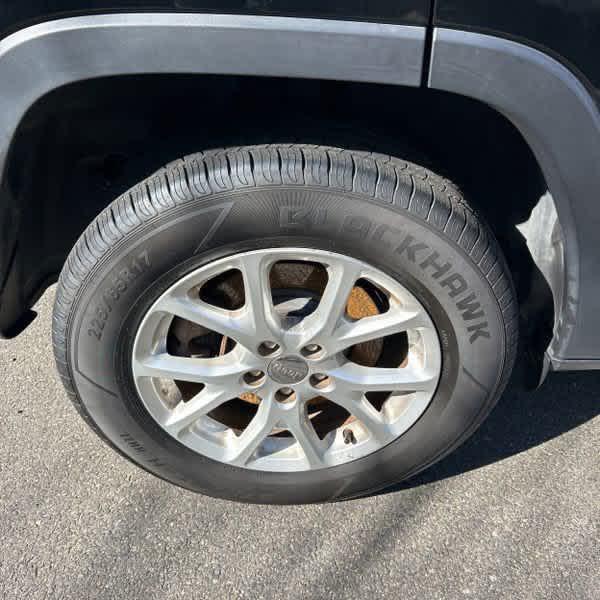 used 2018 Jeep Cherokee car, priced at $14,490