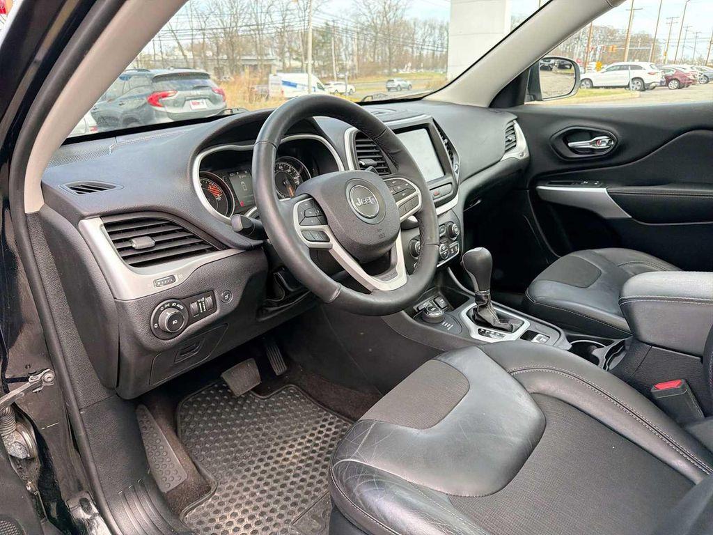 used 2018 Jeep Cherokee car, priced at $15,288