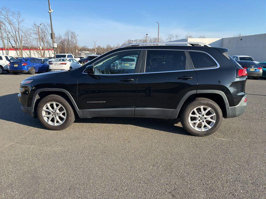 used 2018 Jeep Cherokee car, priced at $14,290