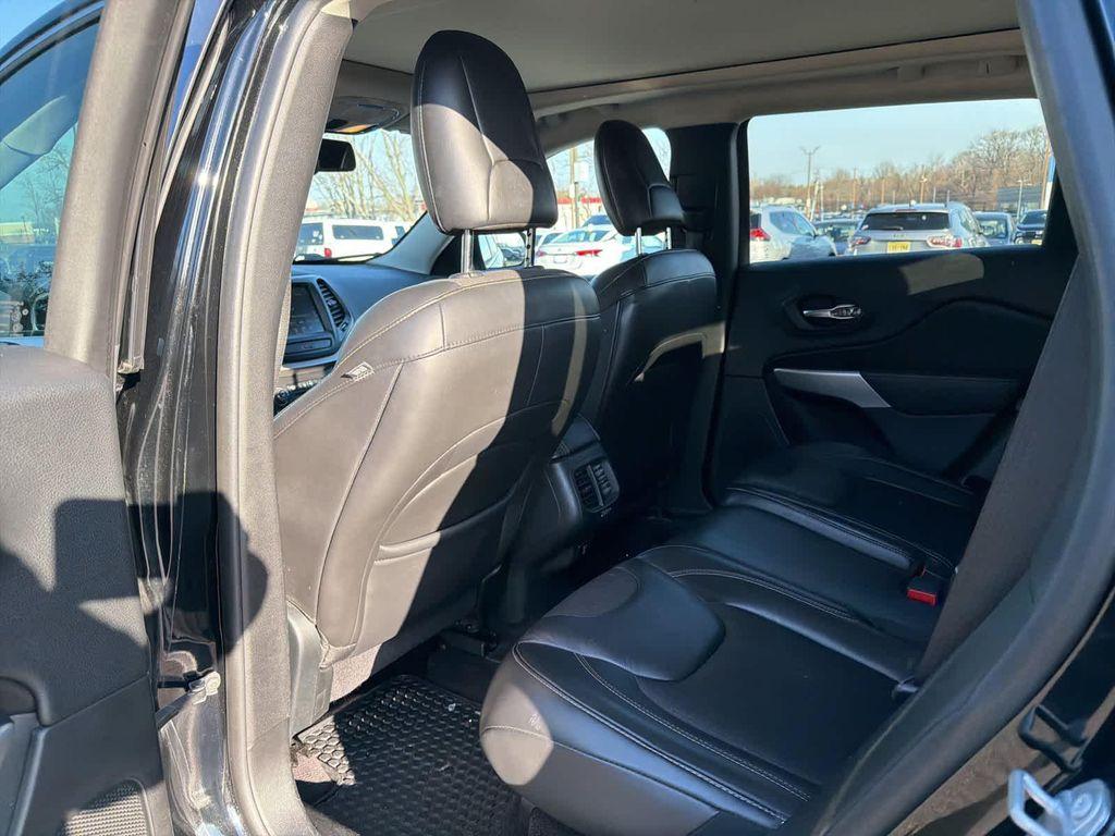used 2018 Jeep Cherokee car, priced at $14,290