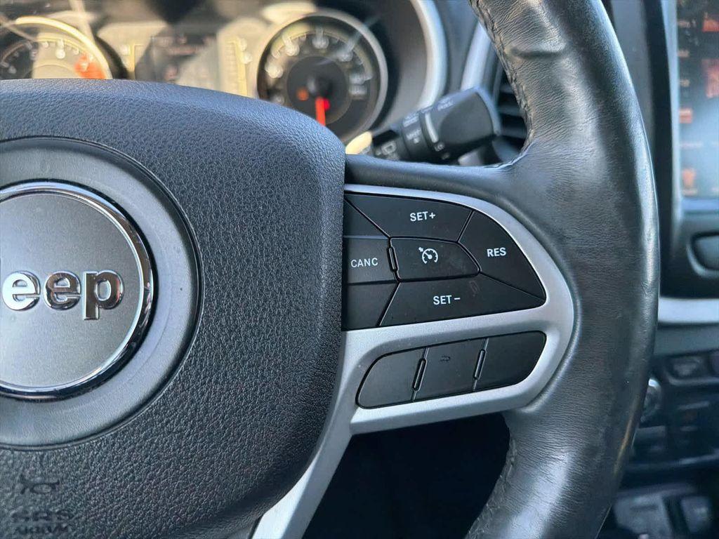 used 2018 Jeep Cherokee car, priced at $14,290