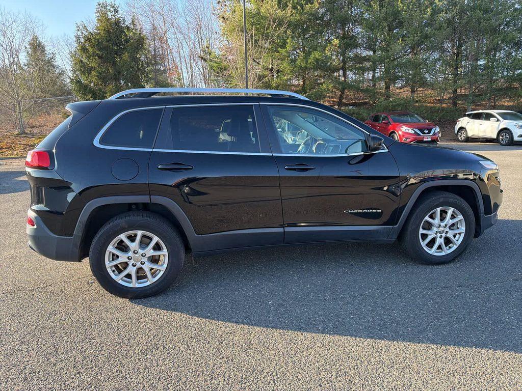 used 2018 Jeep Cherokee car, priced at $14,290