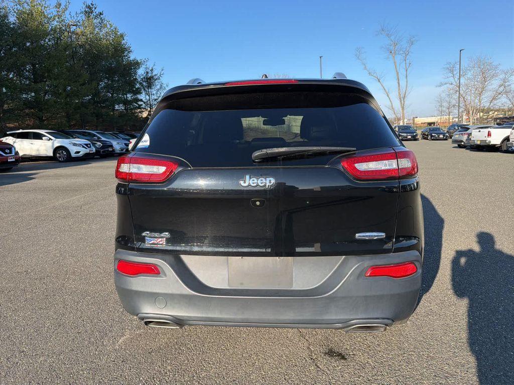 used 2018 Jeep Cherokee car, priced at $14,290