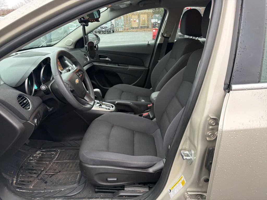 used 2016 Chevrolet Cruze Limited car, priced at $7,990