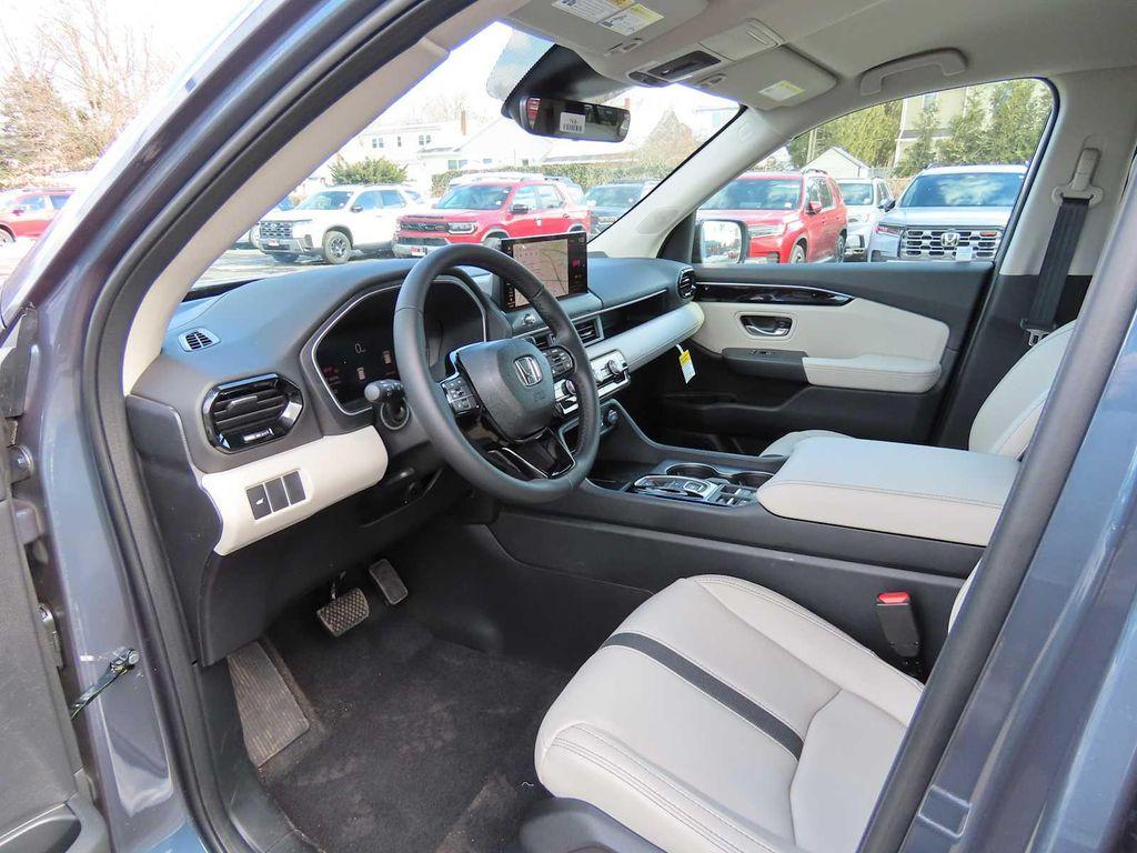 new 2026 Honda Pilot car, priced at $49,349