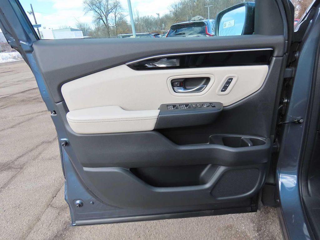 new 2026 Honda Pilot car, priced at $49,349