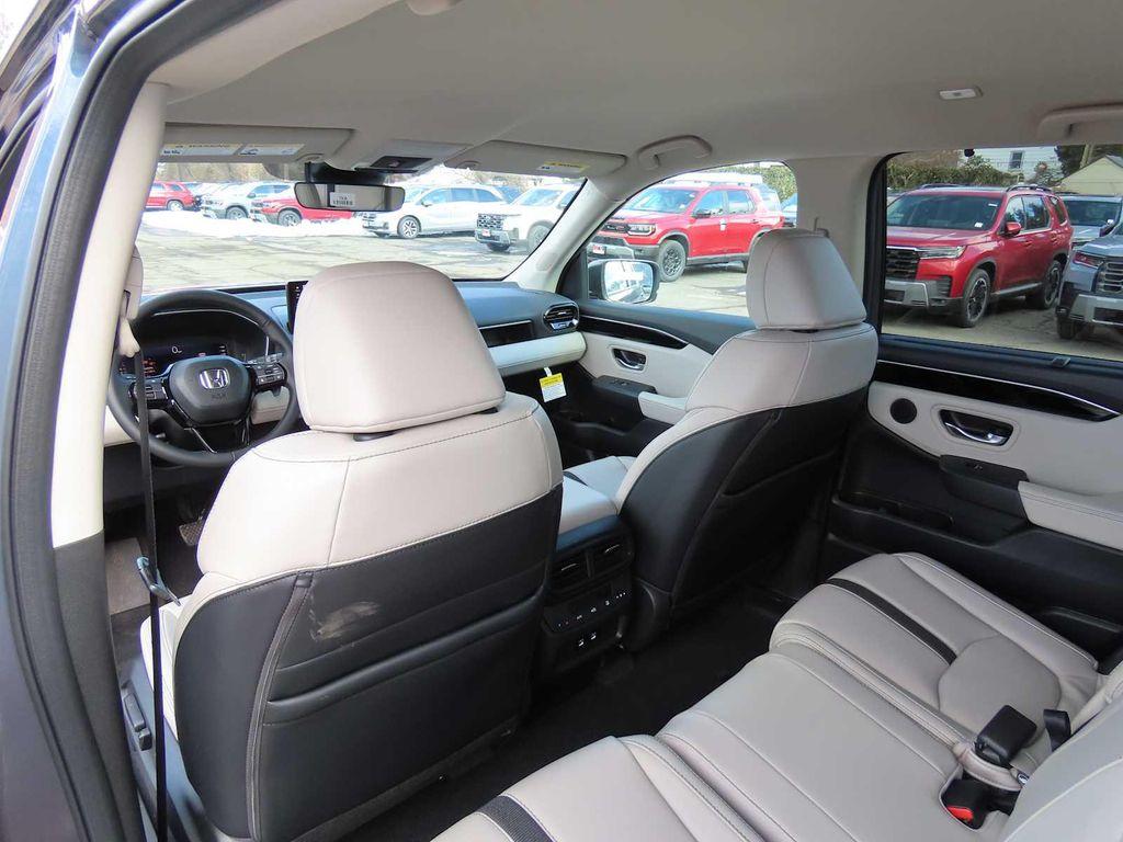 new 2026 Honda Pilot car, priced at $49,349