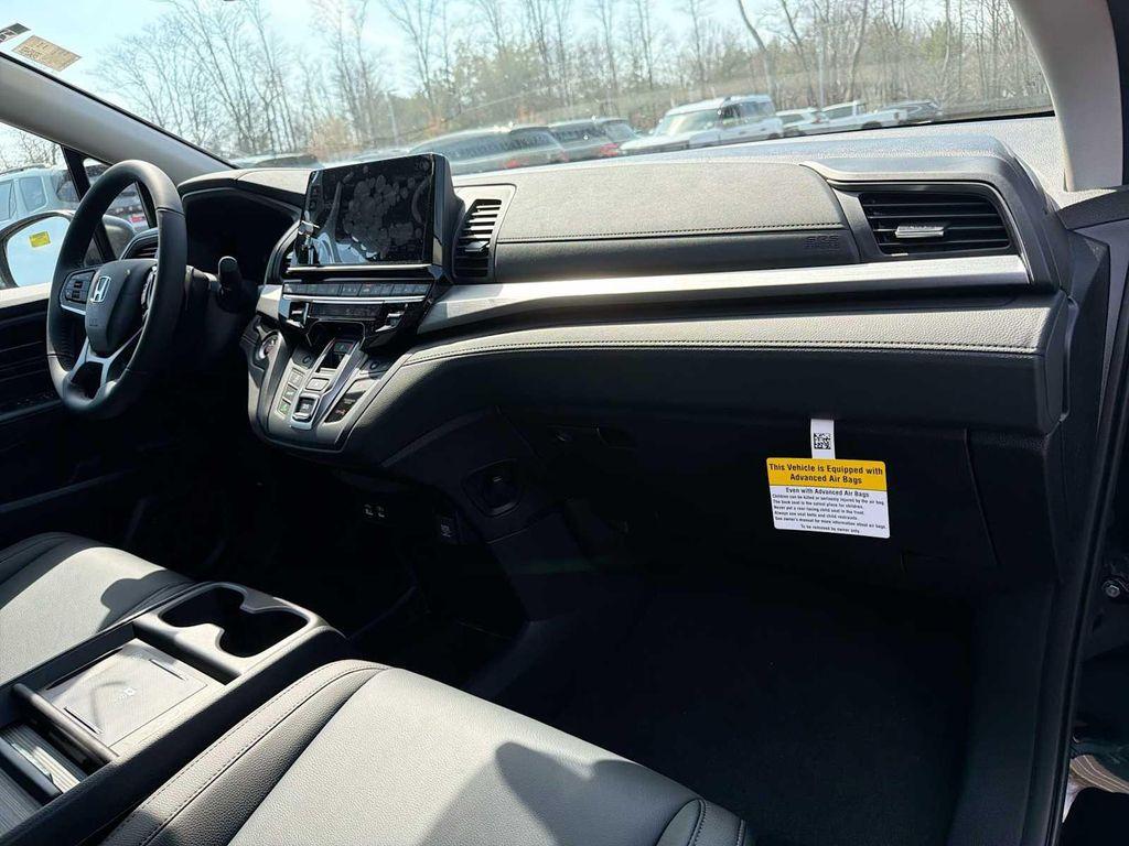 new 2026 Honda Odyssey car, priced at $44,290
