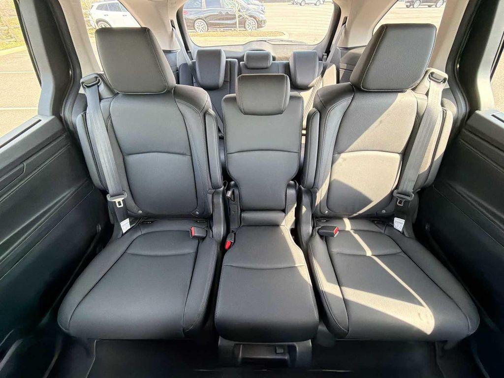 new 2026 Honda Odyssey car, priced at $44,290