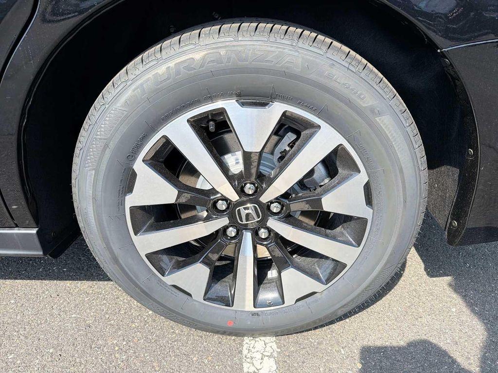 new 2026 Honda Odyssey car, priced at $44,290