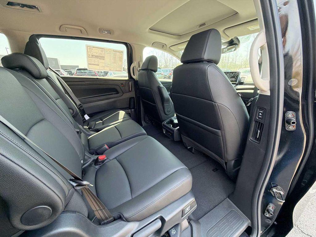 new 2026 Honda Odyssey car, priced at $44,290