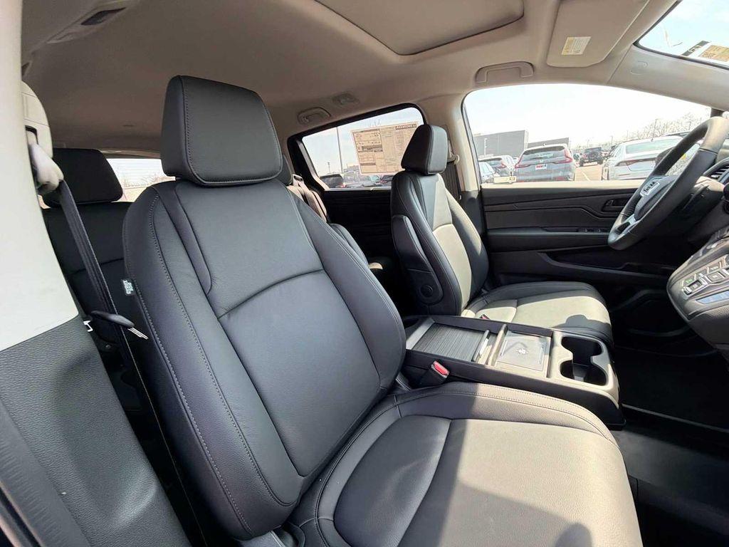 new 2026 Honda Odyssey car, priced at $44,290