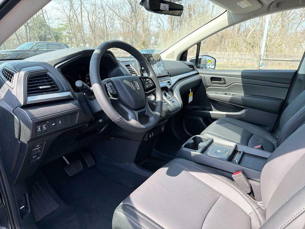 new 2026 Honda Odyssey car, priced at $44,290
