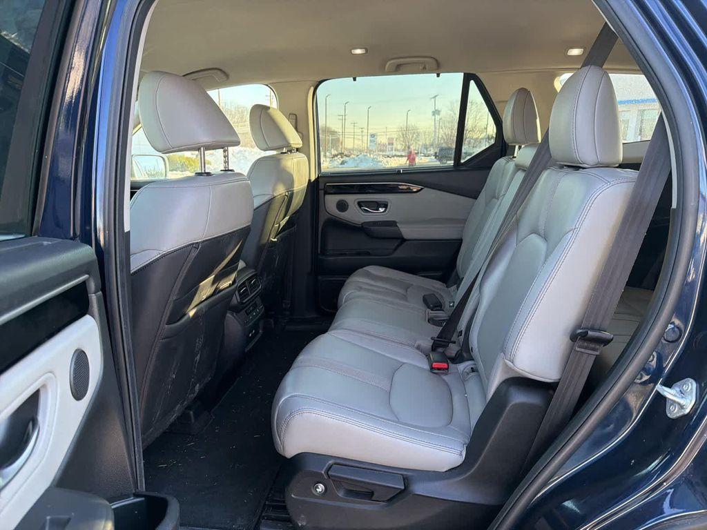 used 2023 Honda Pilot car, priced at $32,990