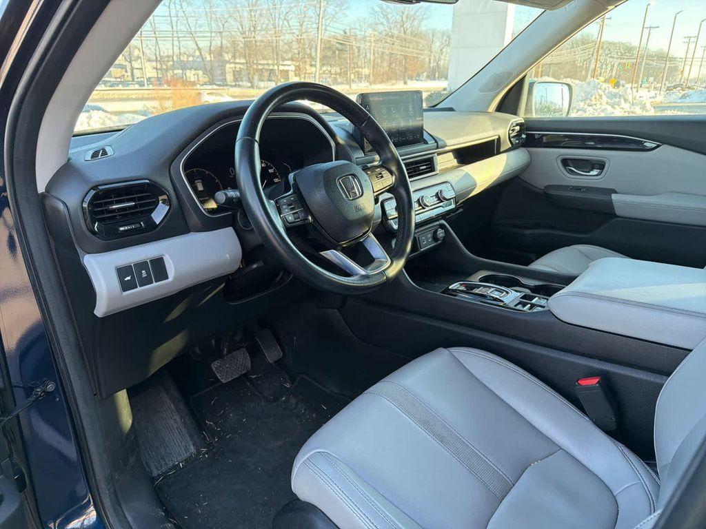 used 2023 Honda Pilot car, priced at $32,990