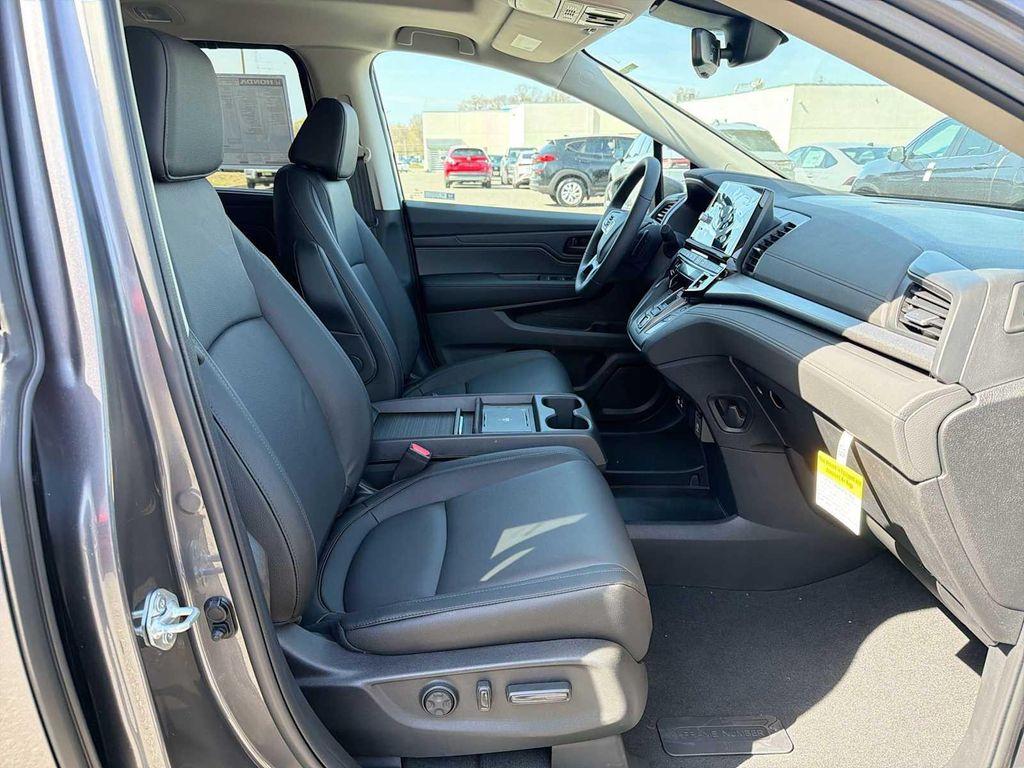 new 2026 Honda Odyssey car, priced at $45,685
