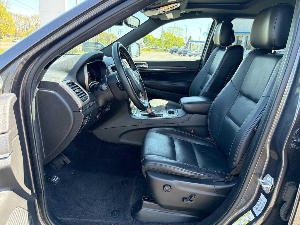 used 2017 Jeep Grand Cherokee car, priced at $14,288