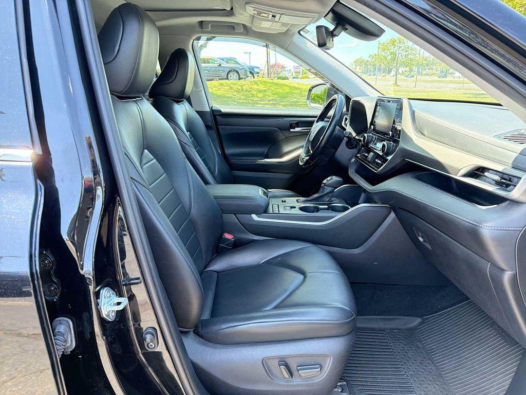 used 2021 Toyota Highlander car, priced at $30,588