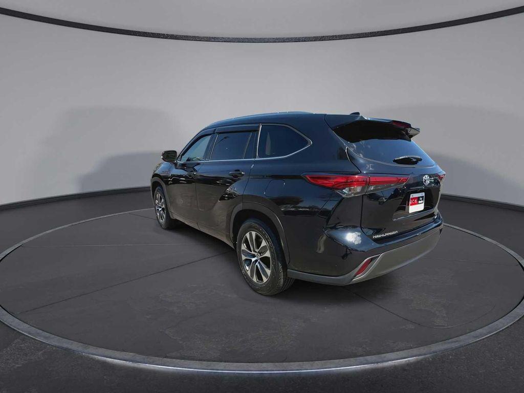 used 2021 Toyota Highlander car, priced at $30,588