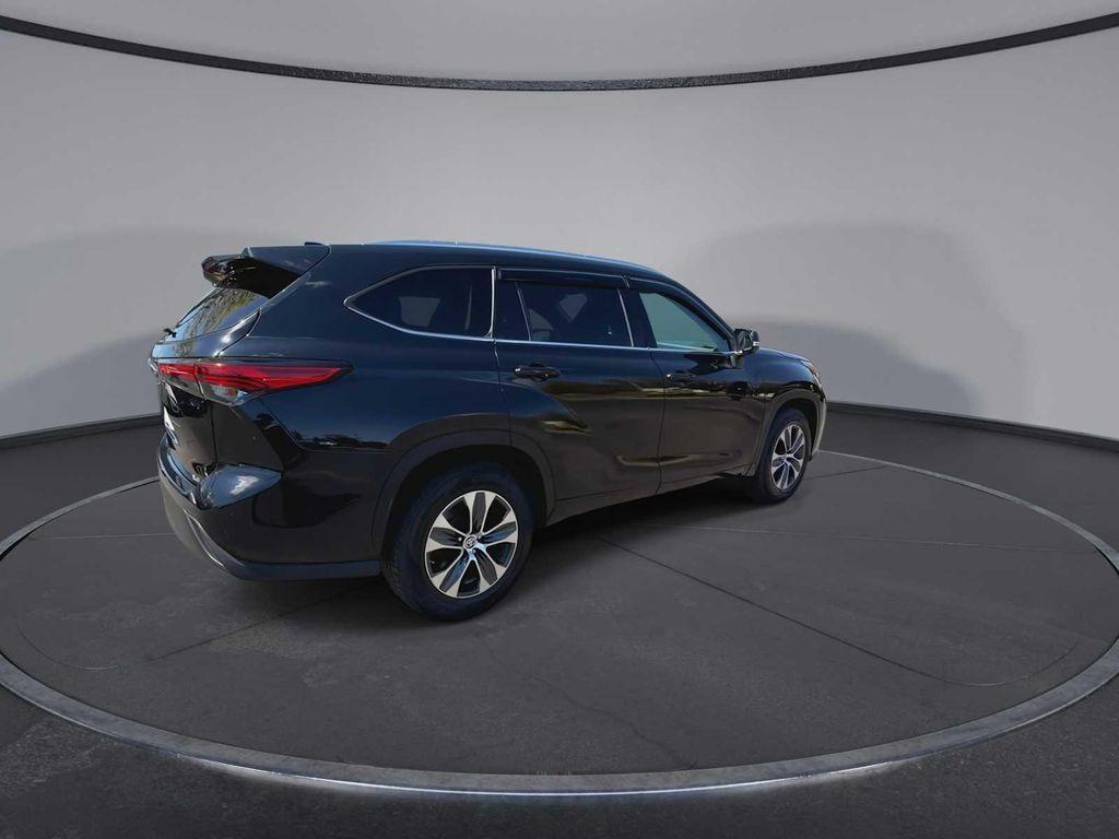 used 2021 Toyota Highlander car, priced at $30,588