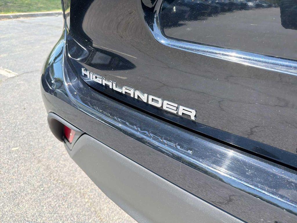 used 2021 Toyota Highlander car, priced at $30,588