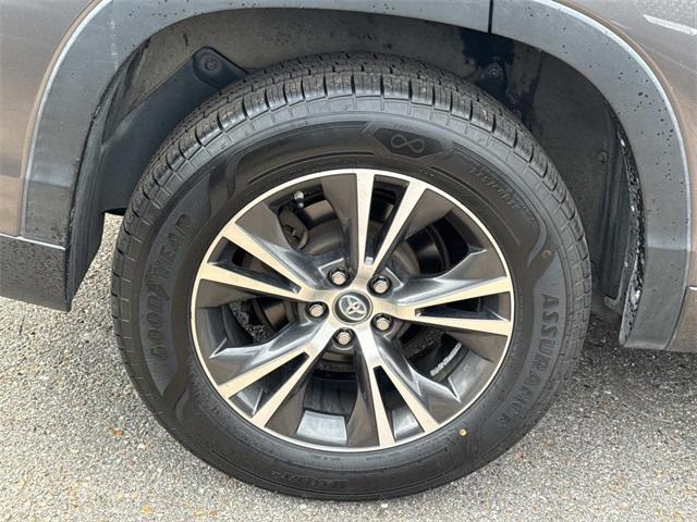 used 2016 Toyota Highlander car, priced at $18,995