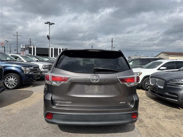used 2016 Toyota Highlander car, priced at $18,995