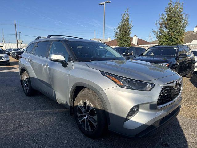 used 2024 Toyota Highlander car, priced at $34,995