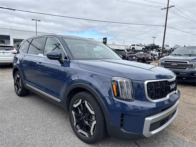 used 2023 Kia Telluride car, priced at $28,795