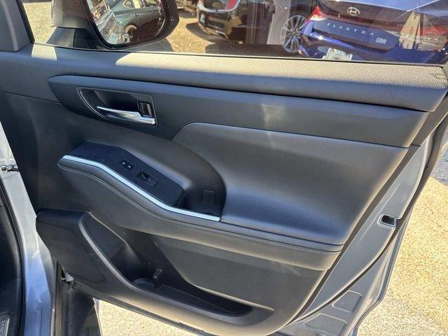 used 2022 Toyota Highlander car, priced at $29,195