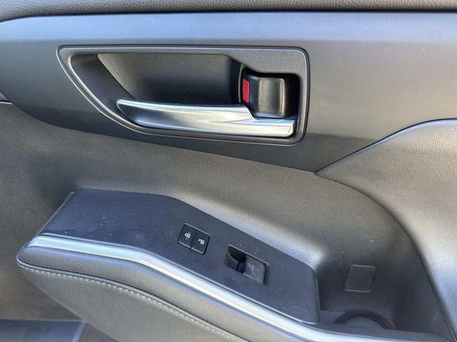 used 2022 Toyota Highlander car, priced at $29,195