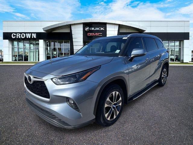 used 2022 Toyota Highlander car, priced at $29,395