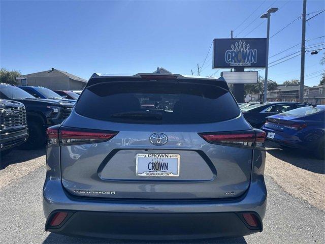 used 2022 Toyota Highlander car, priced at $29,500
