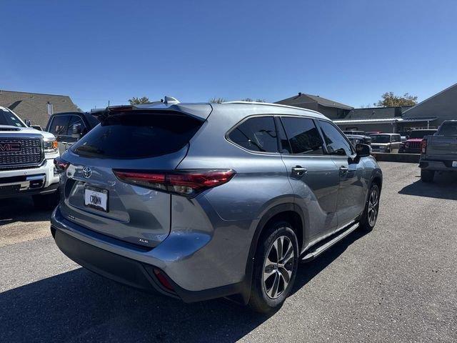 used 2022 Toyota Highlander car, priced at $29,195