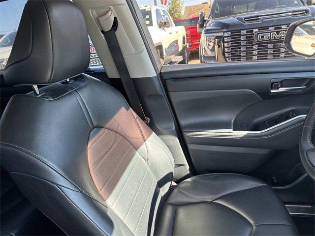 used 2022 Toyota Highlander car, priced at $29,500
