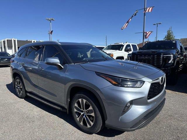 used 2022 Toyota Highlander car, priced at $29,195