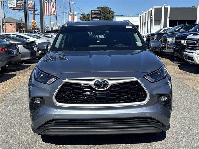 used 2022 Toyota Highlander car, priced at $29,500