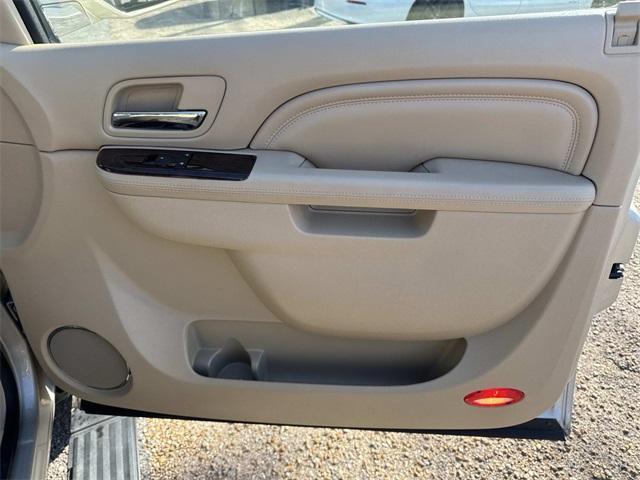 used 2014 Cadillac Escalade car, priced at $15,995